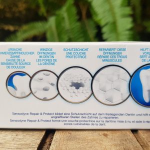 Kem đánh răng Sensodyne Repair & Protect