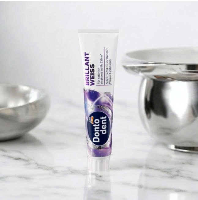 Kem đánh răng Dontodent Brillant Weiss
